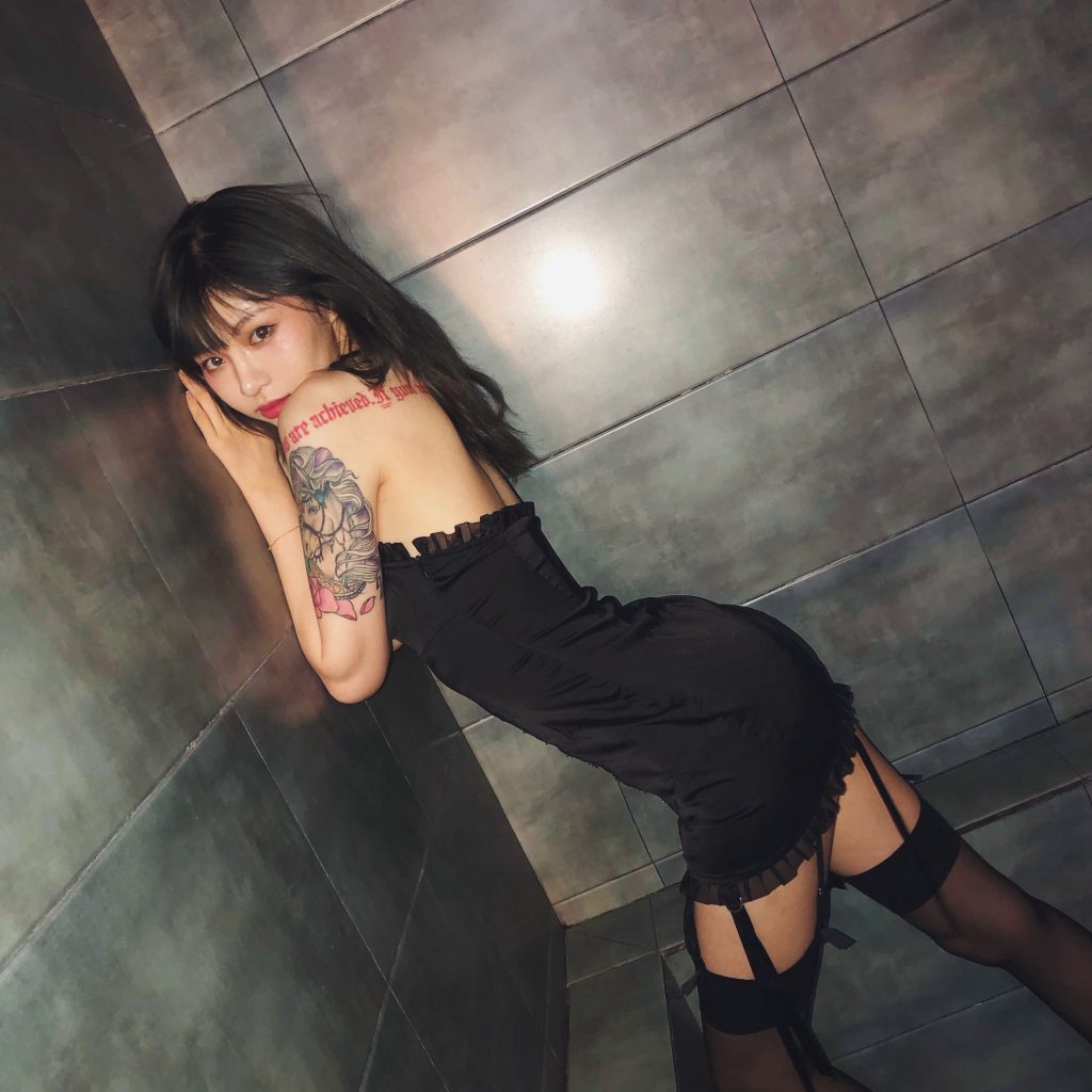 网红痞幼写真私拍图片精选之女仆装_1