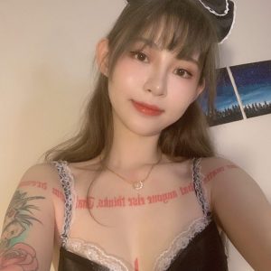 网红痞幼写真私拍图片精选之女仆装