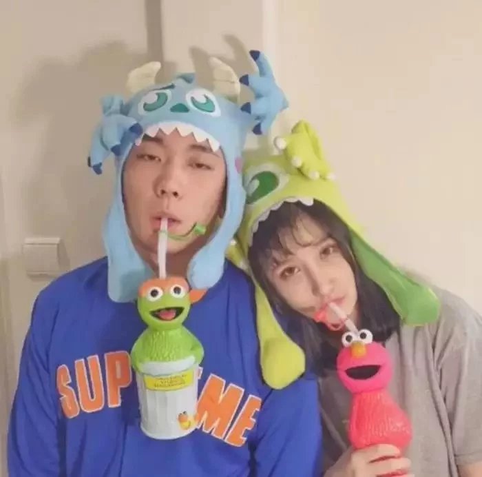 好看的不易撞双人情侣头像图片精选_1