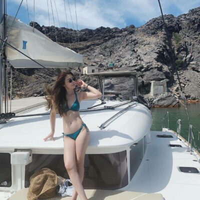富家女私人游艇泳装出海游玩