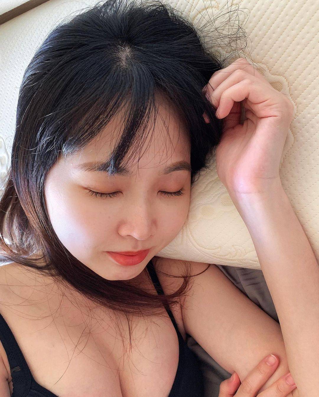 小姐姐买了珍珠小姐LV记忆枕 美国无毒材料 台湾原装进口_4