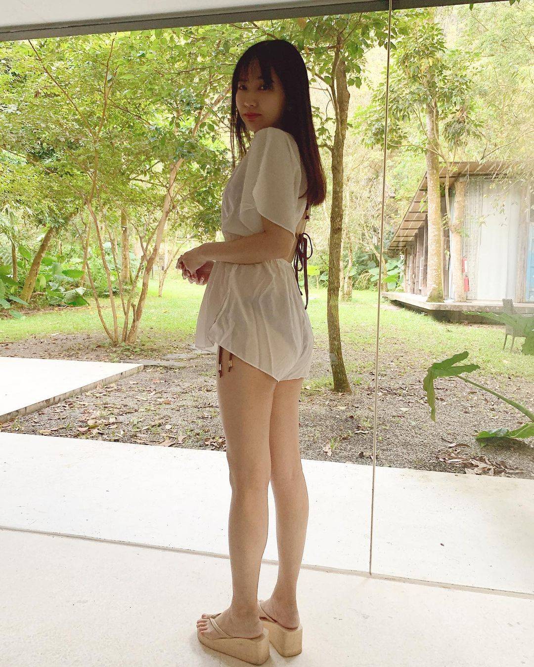 卡哇伊小美女的泳装自拍 ，品牌来自 四季比基尼_3