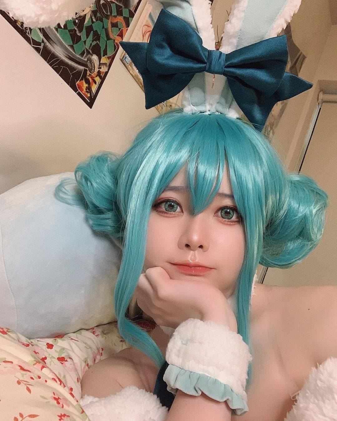 真人扮演cosplay初音未来公主殿下 公式服和假发成本不低_1