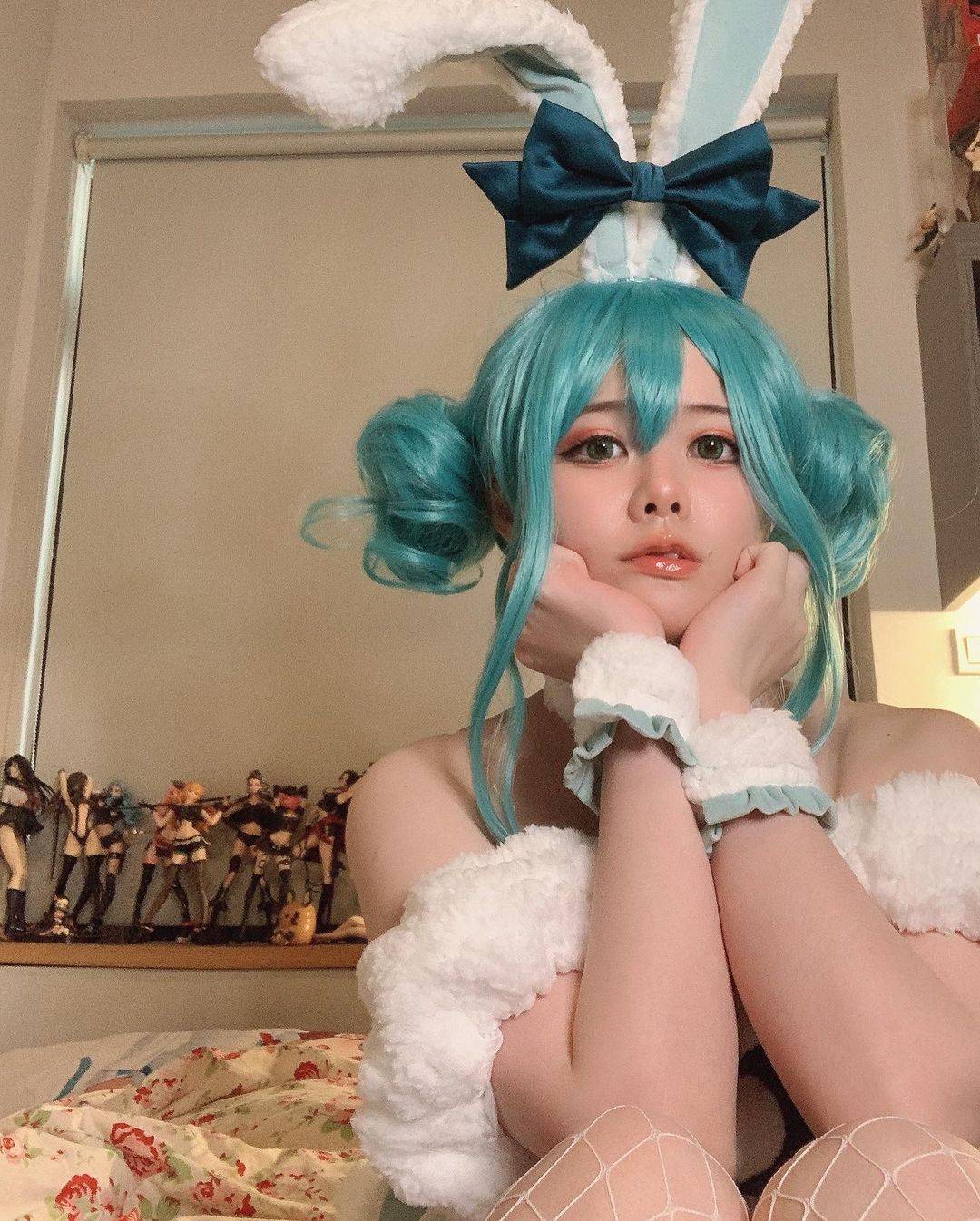 真人扮演cosplay初音未来公主殿下 公式服和假发成本不低_2