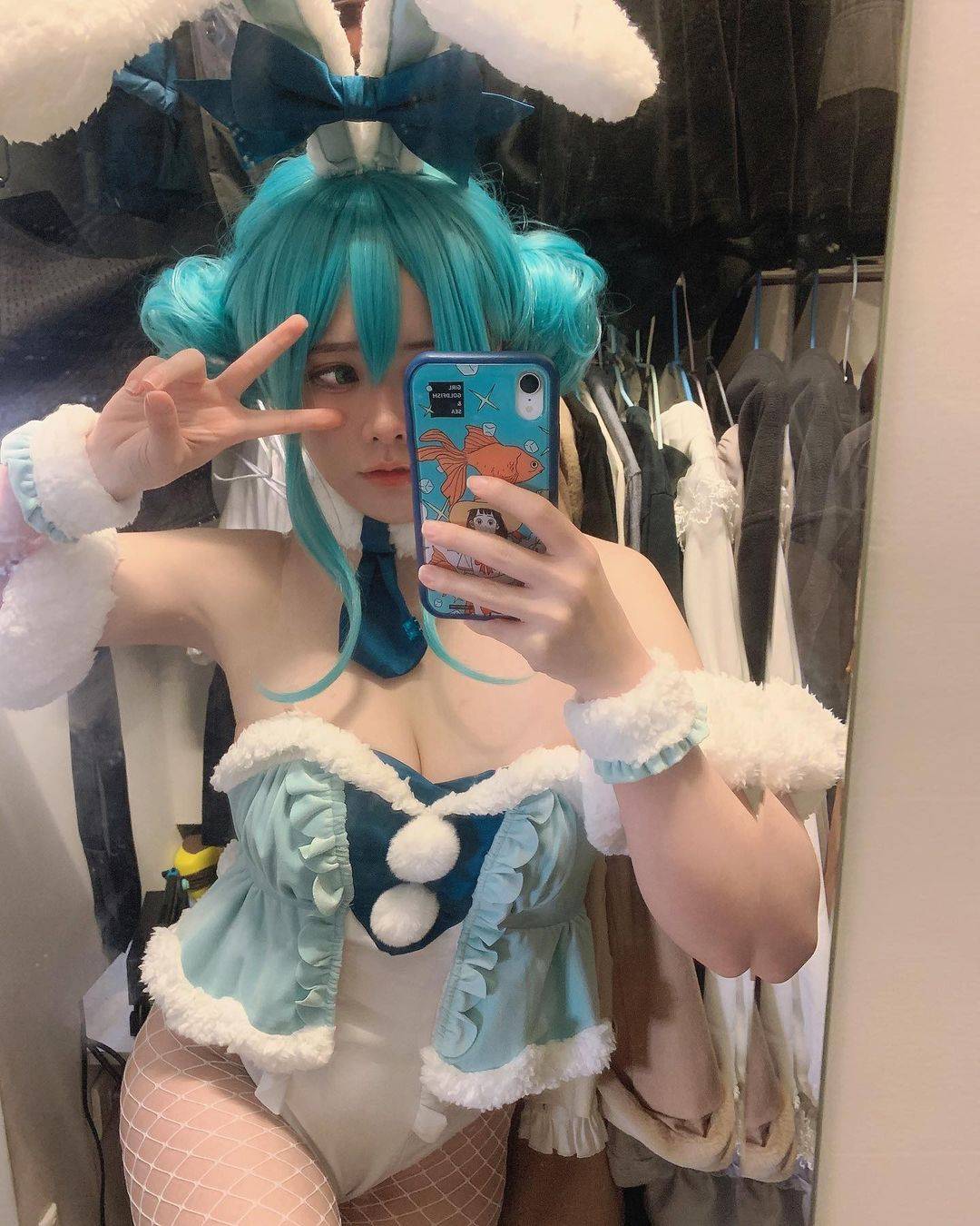 真人扮演cosplay初音未来公主殿下 公式服和假发成本不低_4