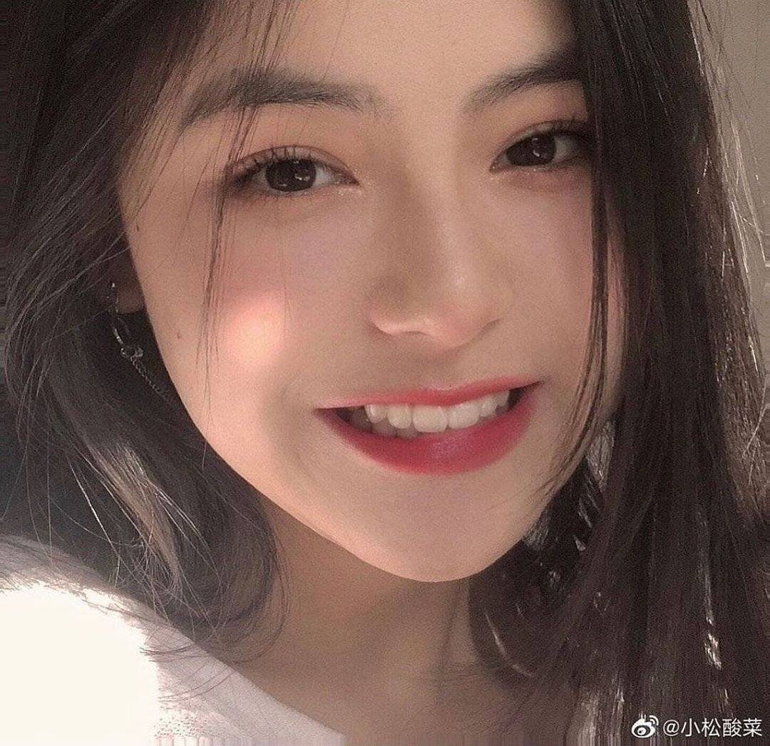 最好看的网红混血小松酸菜plmm美图_1