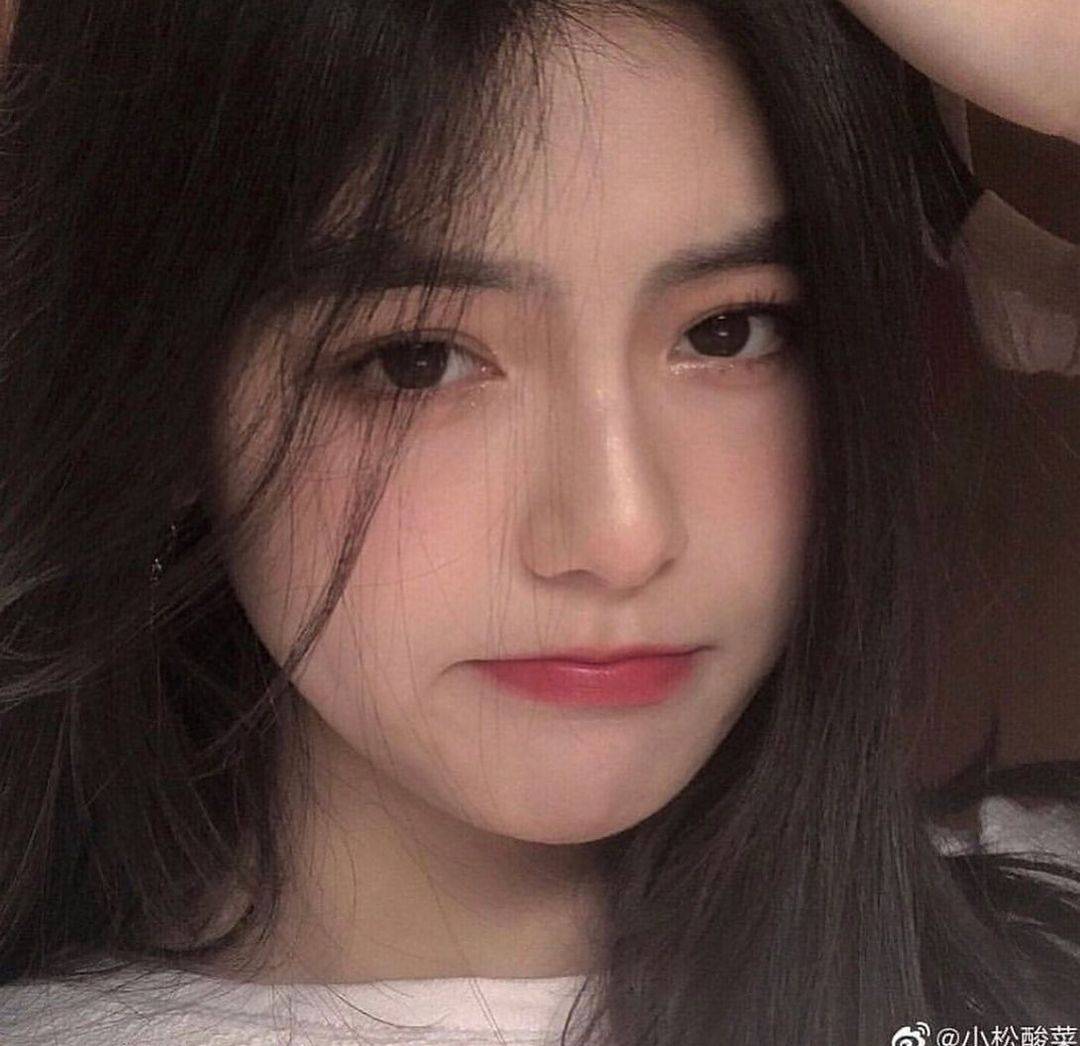 最好看的网红混血小松酸菜plmm美图_2