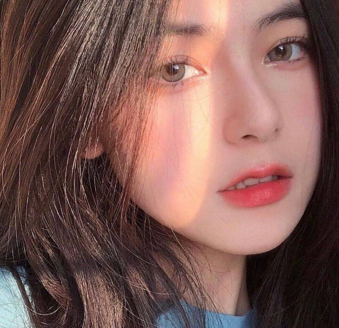 最好看的网红混血小松酸菜plmm美图_3