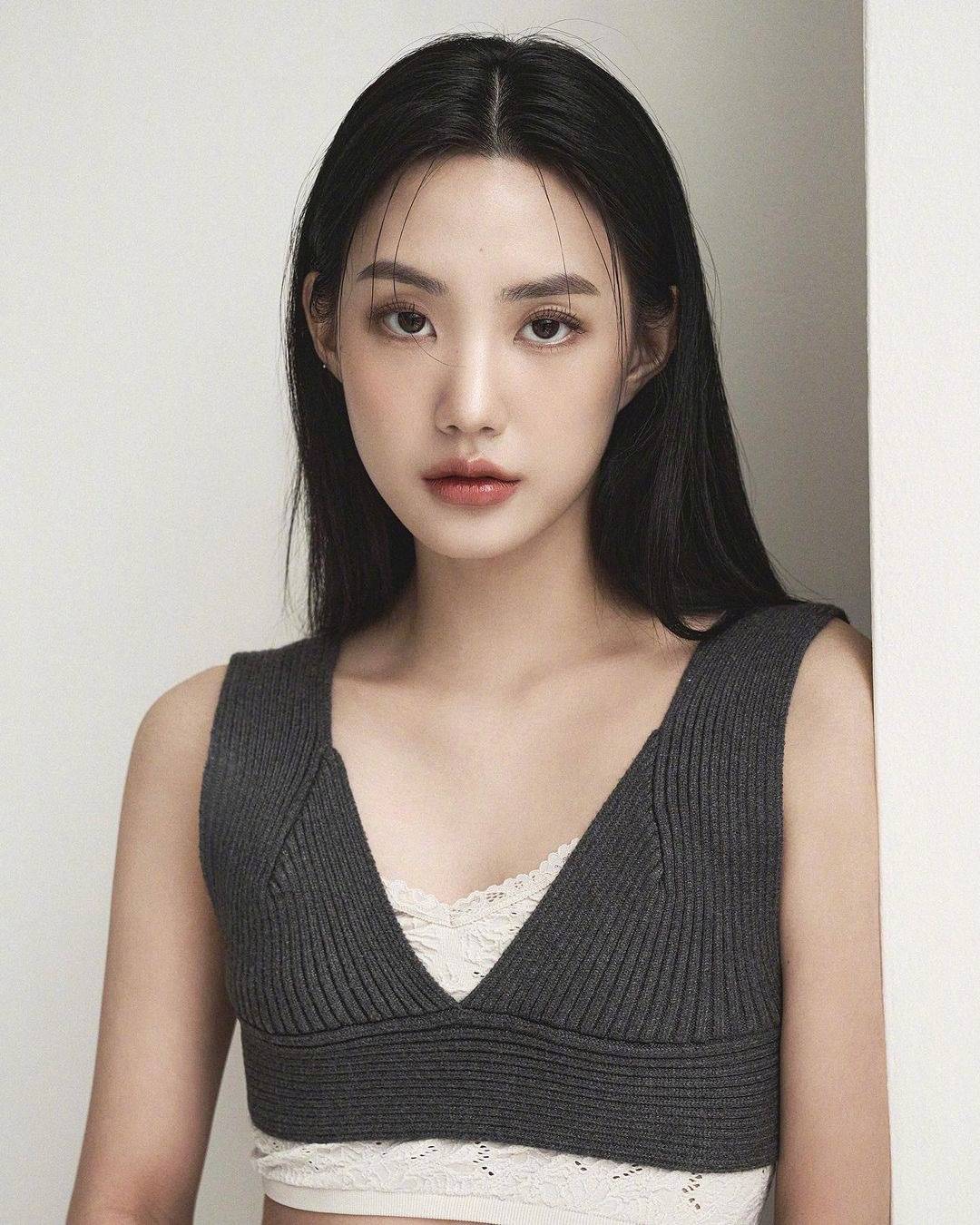 美女이효인 uiolny气质妆搭配黑框眼镜美图_3