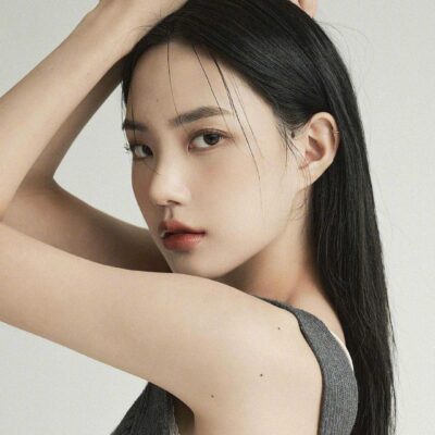 美女이효인 uiolny气质妆搭配黑框眼镜美图