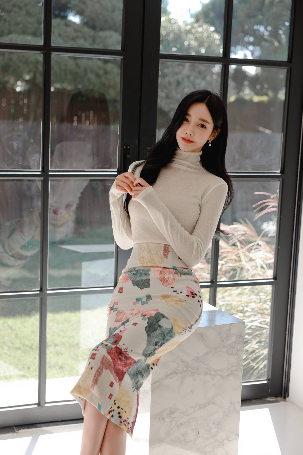 孫允珠巴塞爾印花半身裙展示美圖精選_4