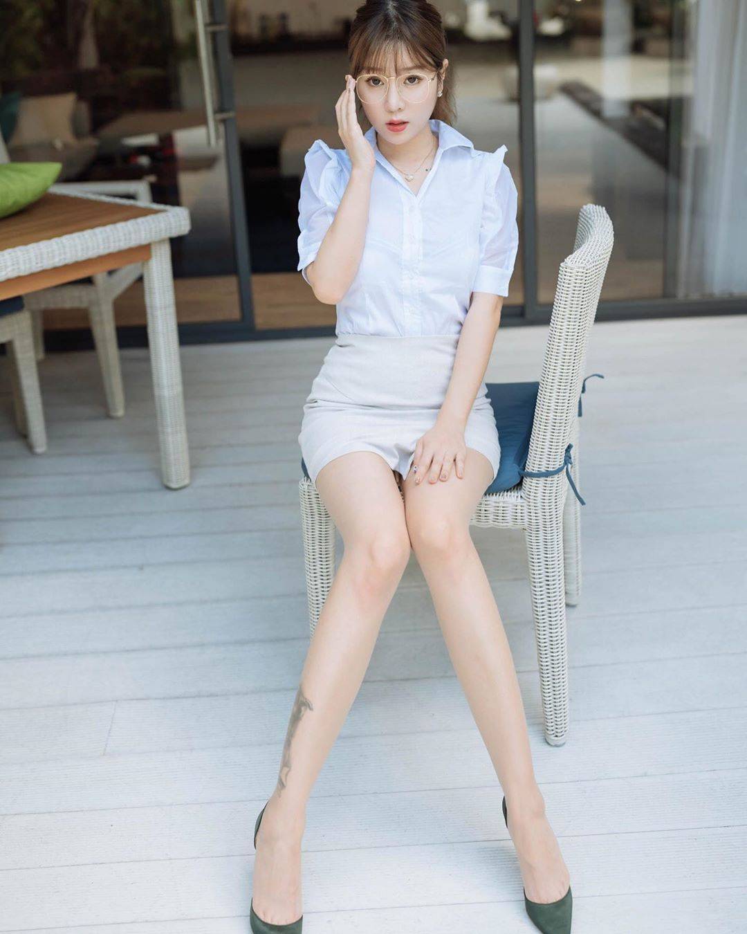 美女王雨纯职业装眼镜清纯写真图精选_1