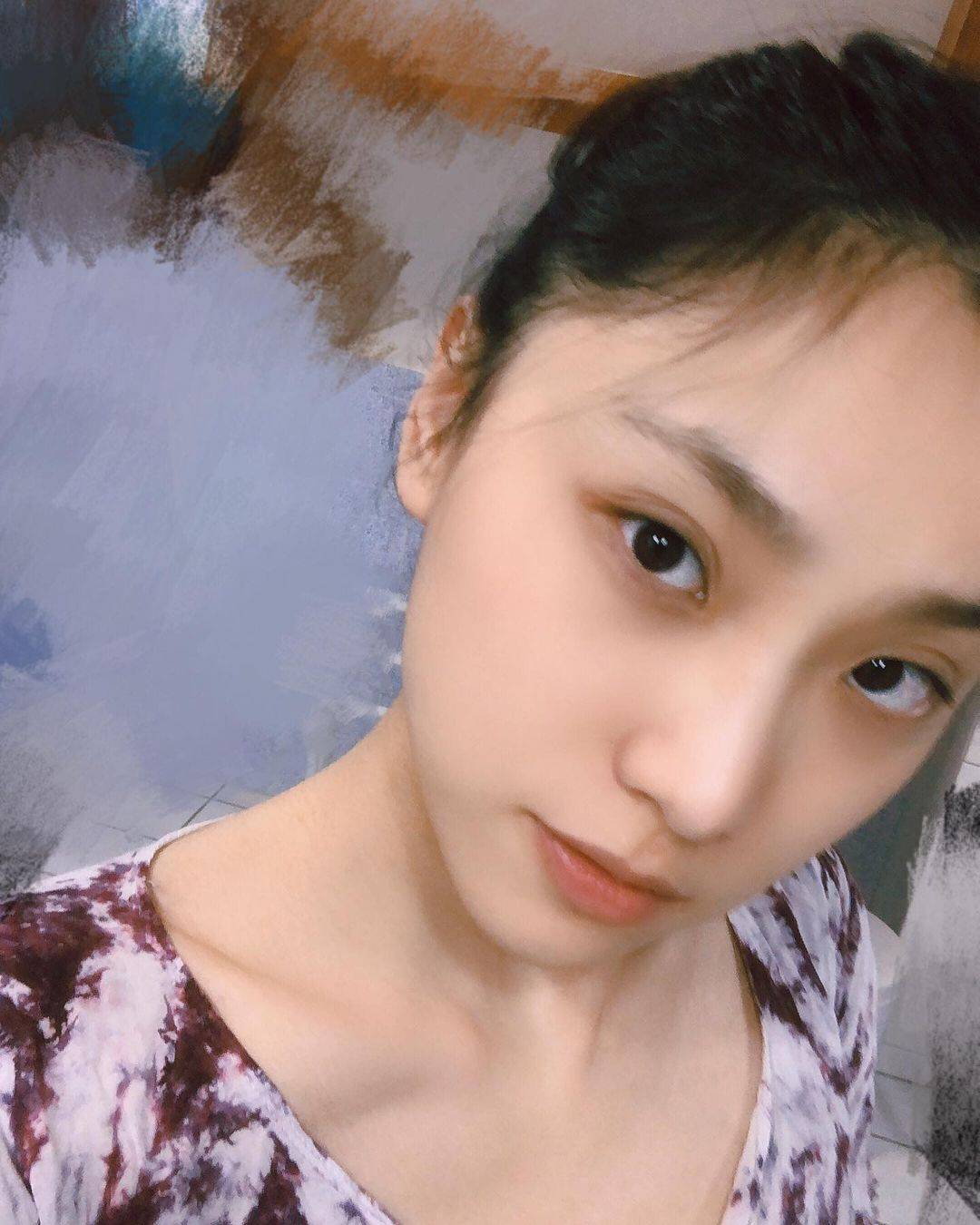 网红June Liu刘玥摘掉眼镜的美照高清自拍 颜值爆表_1