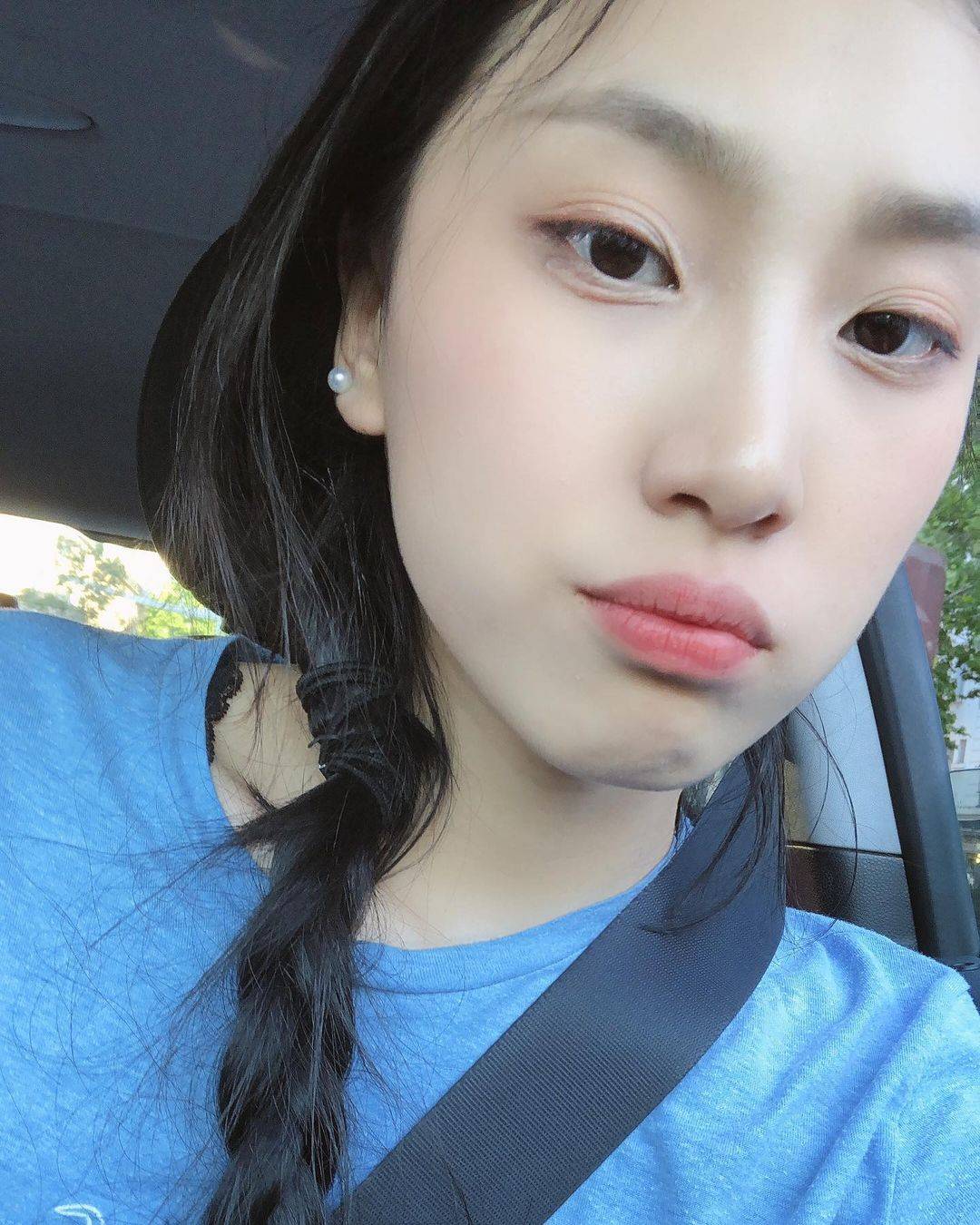 网红June Liu刘玥摘掉眼镜的美照高清自拍 颜值爆表_7