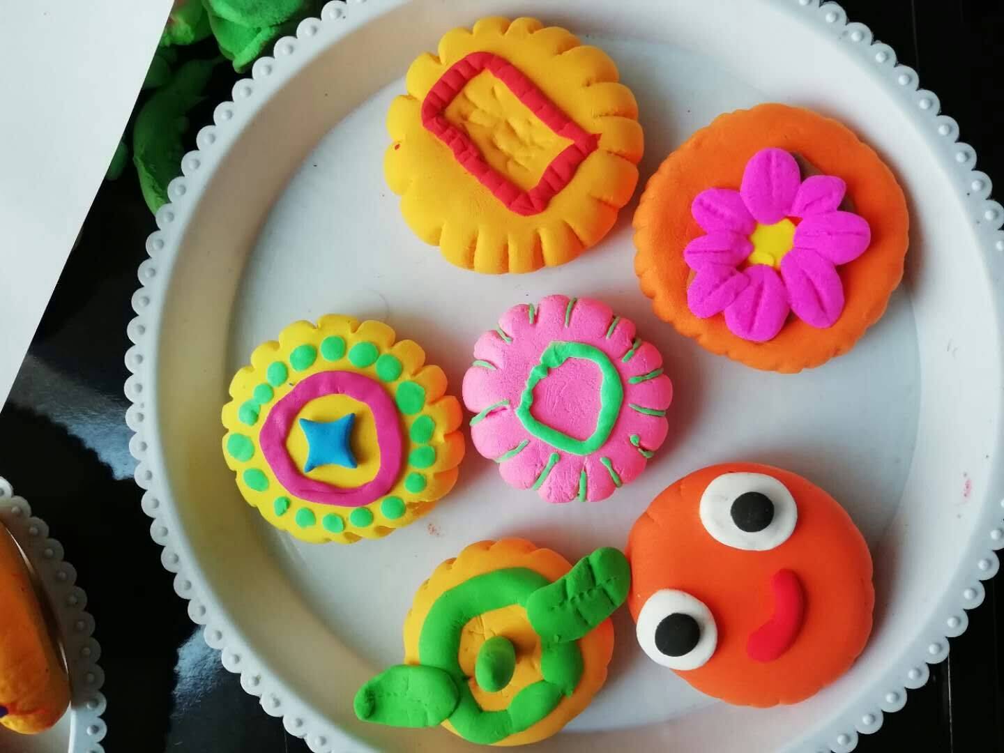 幼儿园彩泥月饼手工制作图片_3