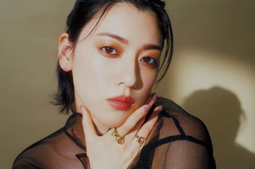 日本女星三吉彩花图片精选_1