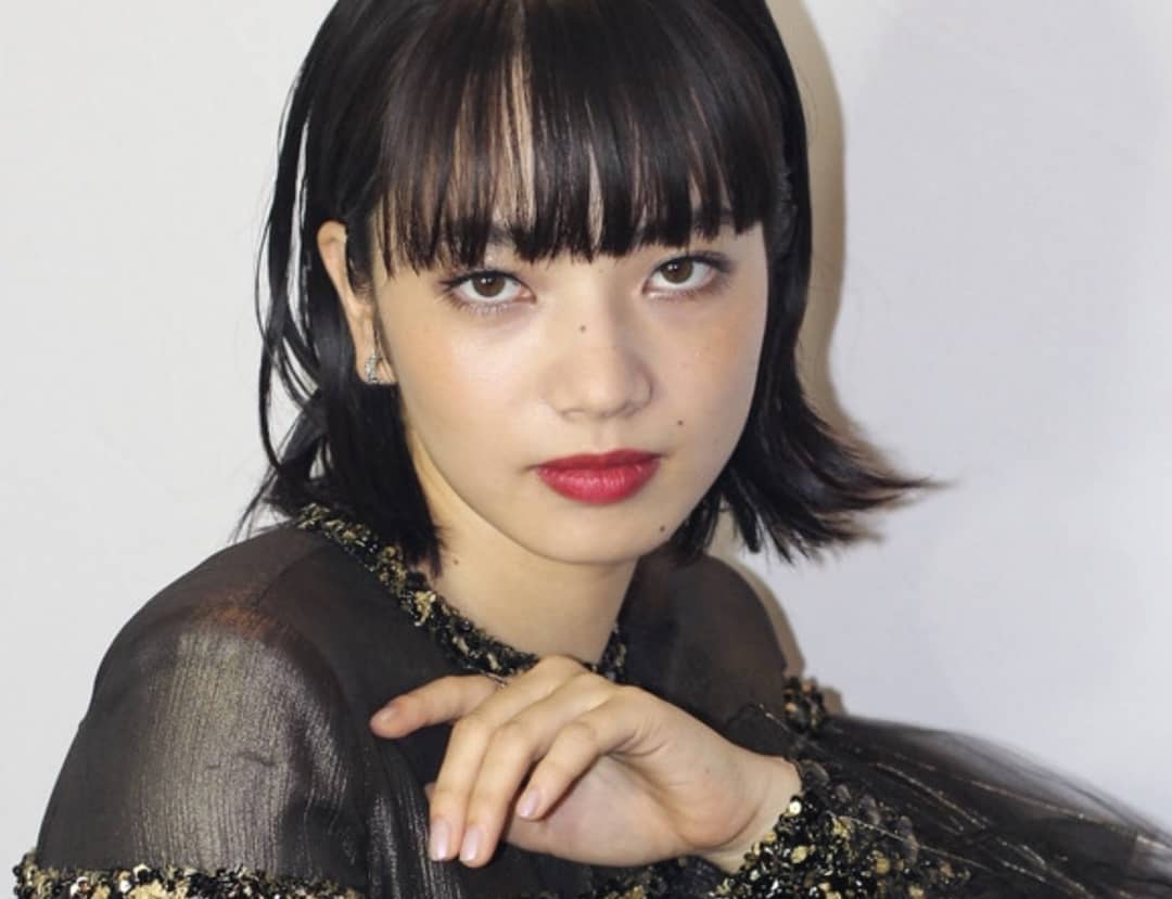 小松菜奈的脸型特写图片，是方脸还是圆脸究竟什么脸型！_4