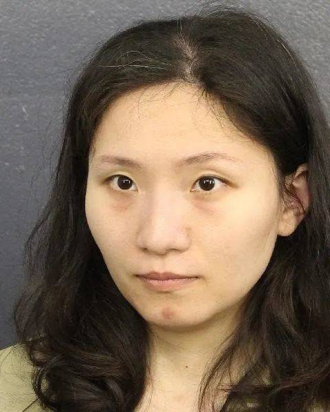 美女张玉婧图片精选，被关2年头发都白了！_1