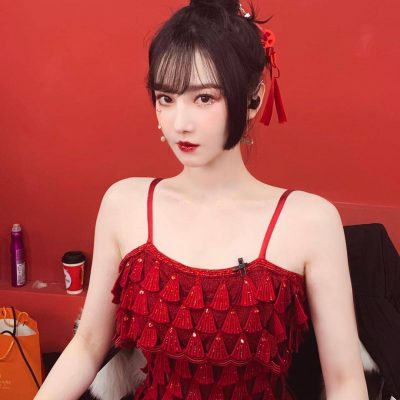 乘风破浪的姐姐陈小纭二次公演红色裙装造型图片精选