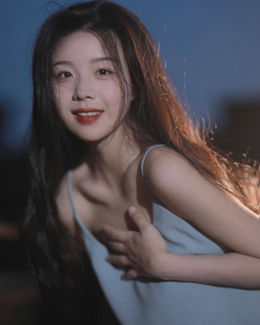 网红「十一列车」清纯贫乳美女写真图片精选_3