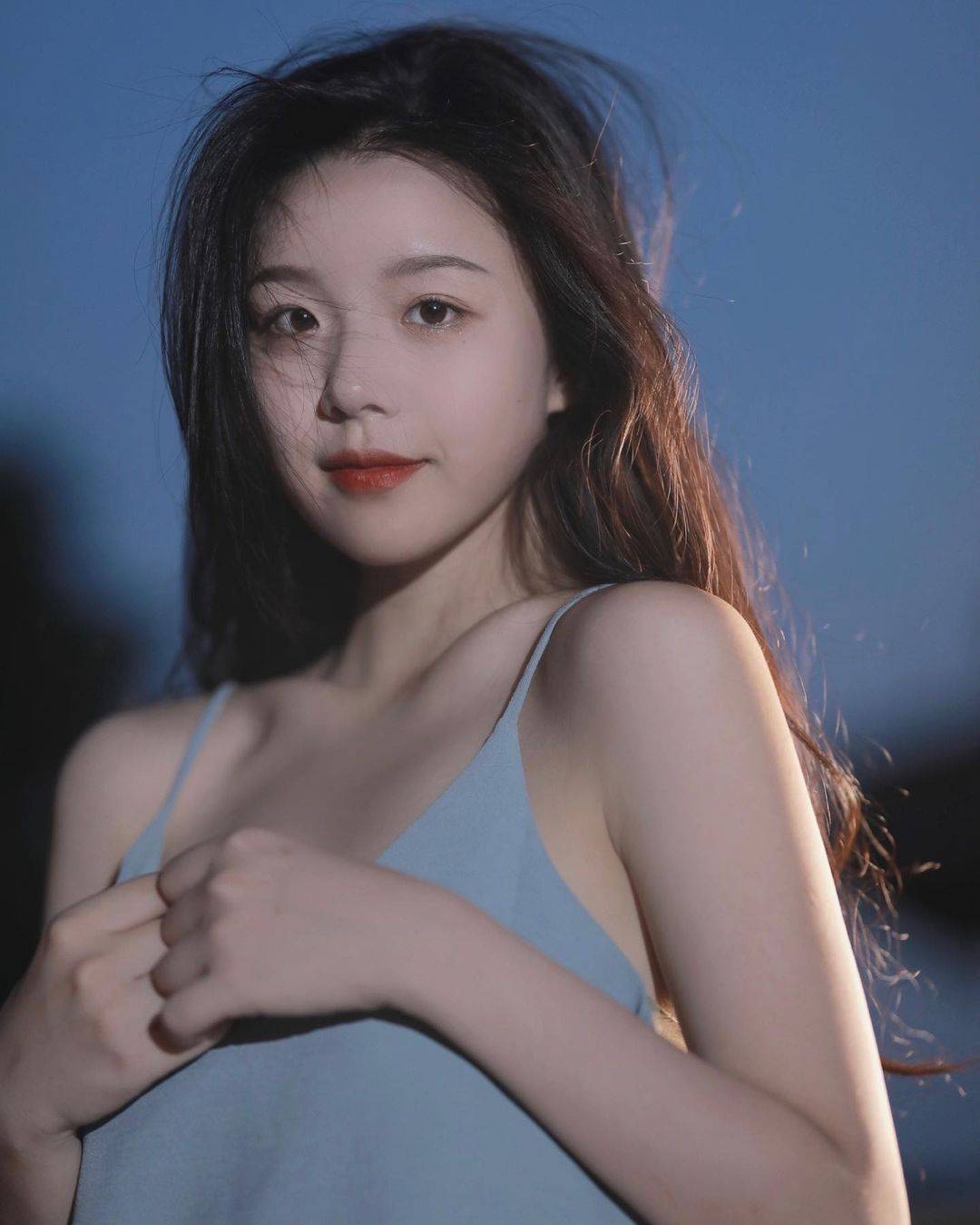 网红「十一列车」清纯贫乳美女写真图片精选_6