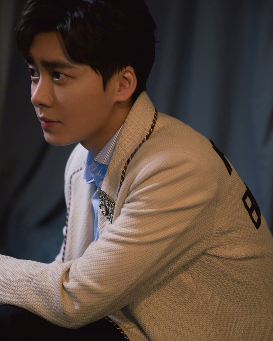 干净帅气男星李易峰侧脸图片精选_6