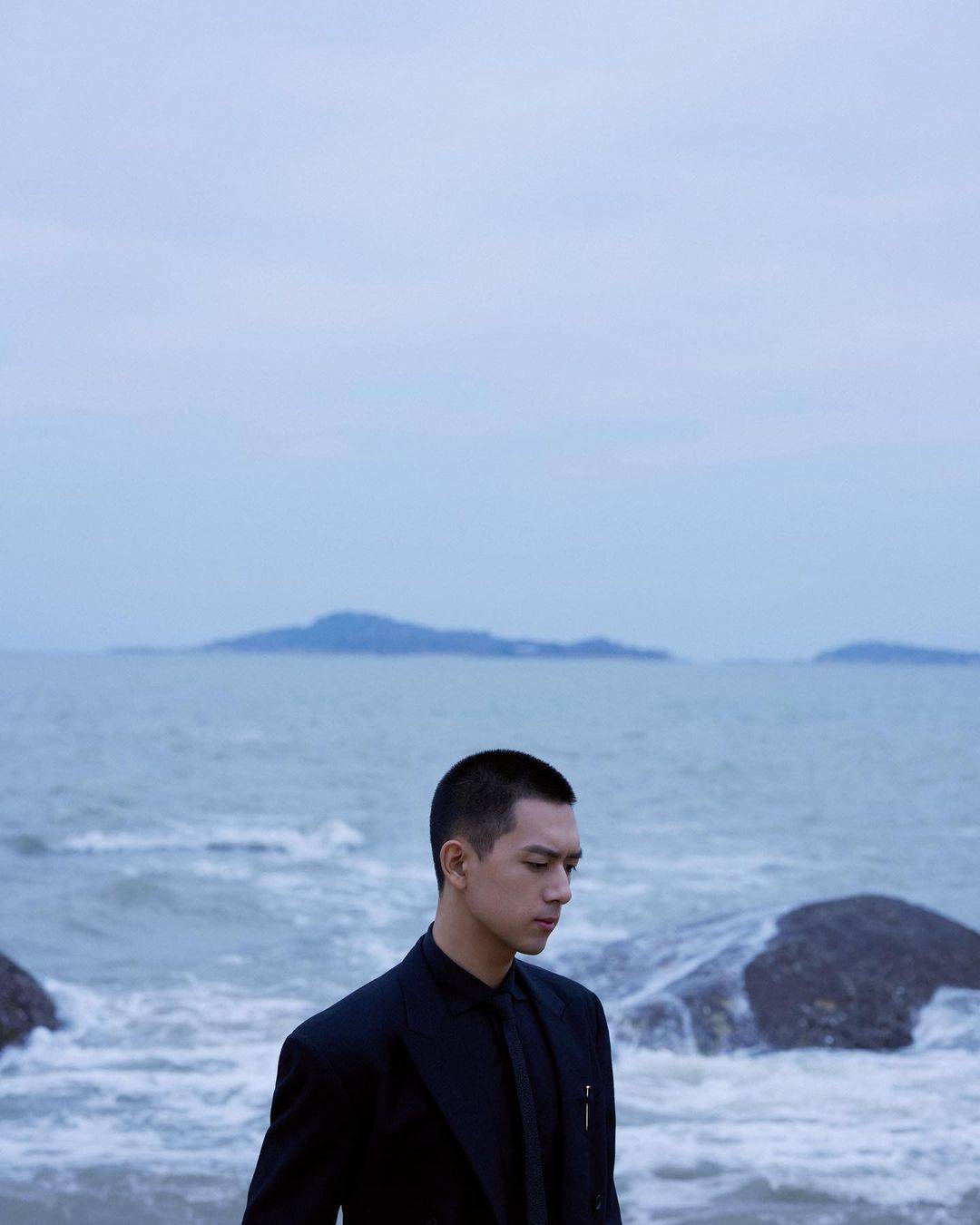 李现寸头西装帅气图片精选_2