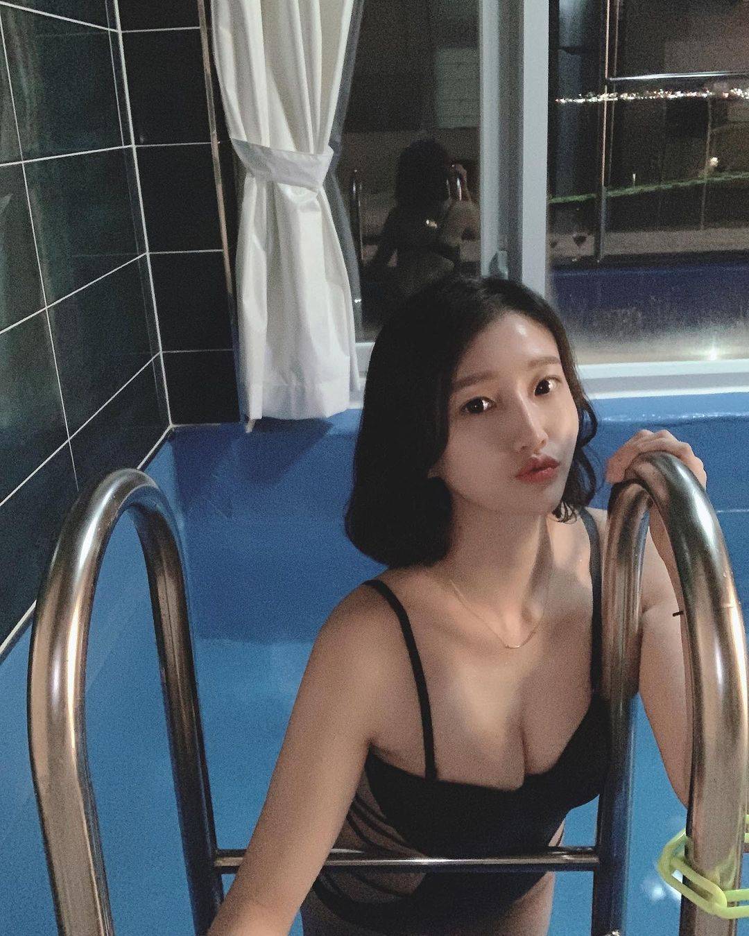 超有气质的美女美胸图片精选_7