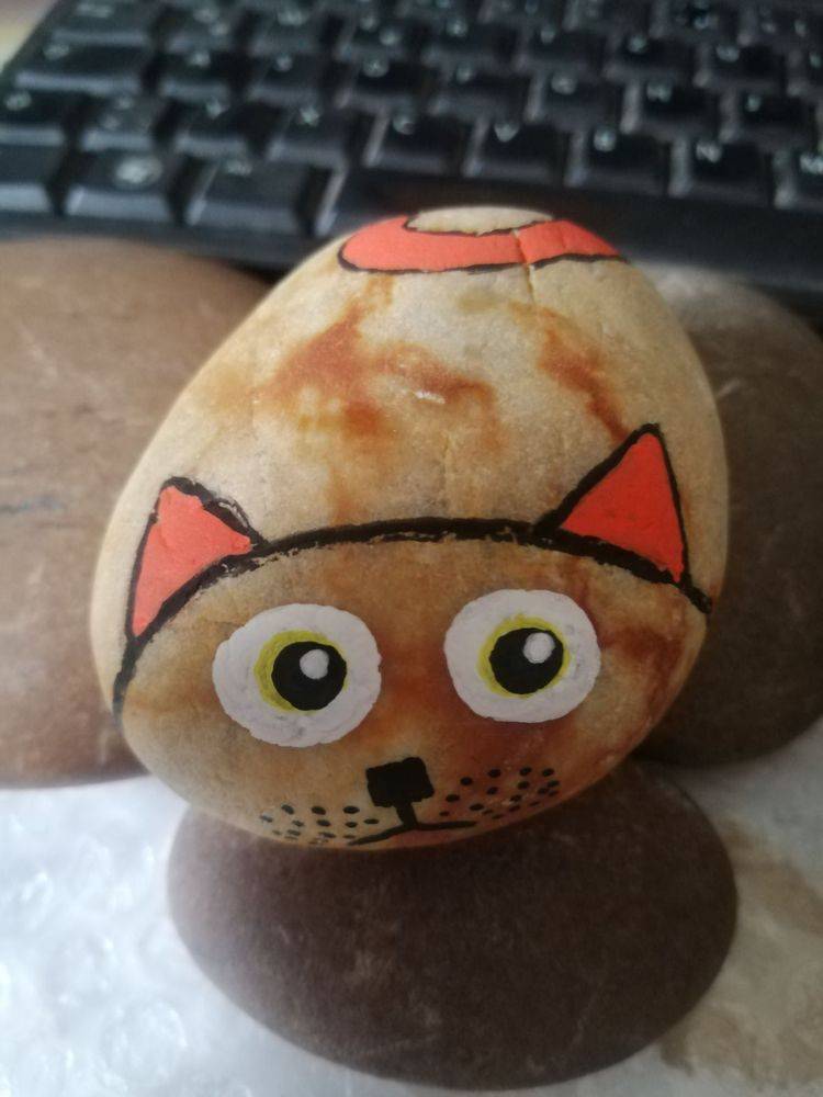 幼儿园手工石头画卡通小猫咪作品图片大全_1