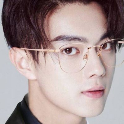 许凯戴眼镜帅气图片精选
