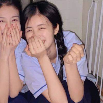 小女生可爱搞怪闺蜜头像一左一右！_6