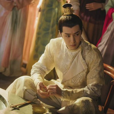 王一博百里二郎白色长袍古装图片精选