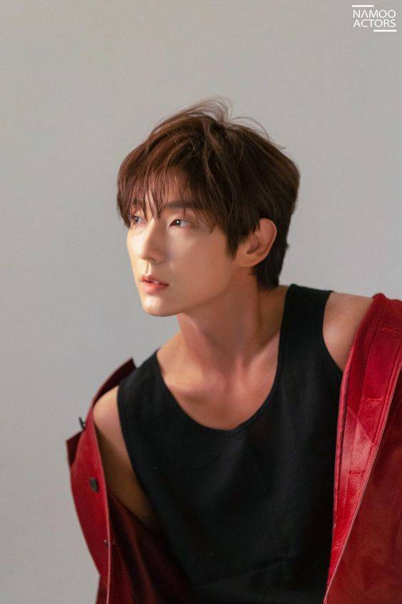 小眼睛男星李准基硬朗帅气图片精选_4