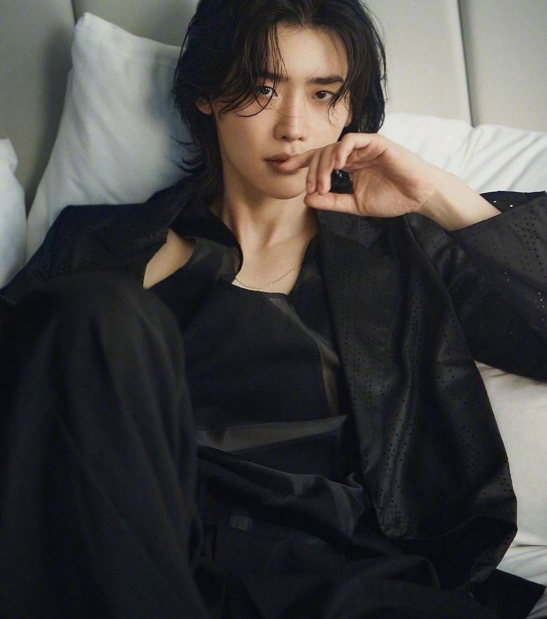 韩国帅气男星李钟硕长发造型图片精选_3
