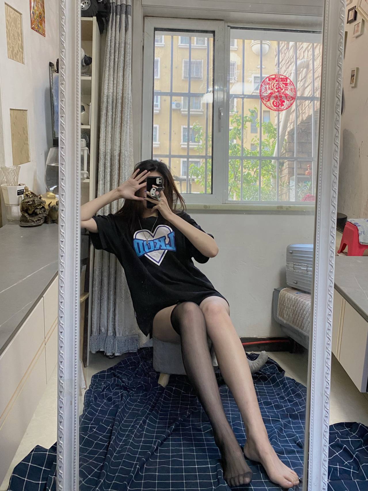 一米八的长腿美女黑丝对镜自拍图片_4