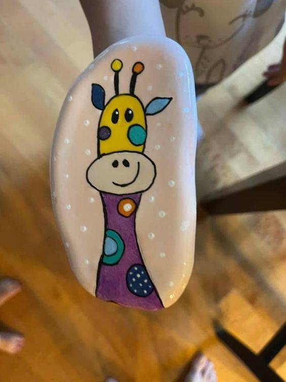 动物卡通石头画幼儿园作品图集_1