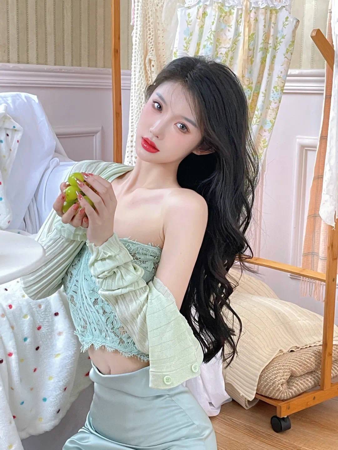 纯欲天花板的00后肉肉的美女_2