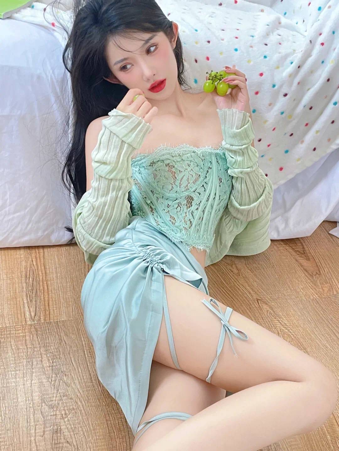 纯欲天花板的00后肉肉的美女_3