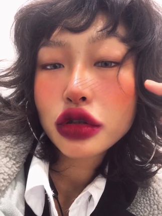 眯眯眼模特菜孃孃生活照 太丑了！_16