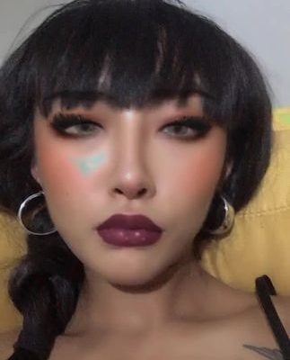 眯眯眼模特菜孃孃生活照 太丑了！