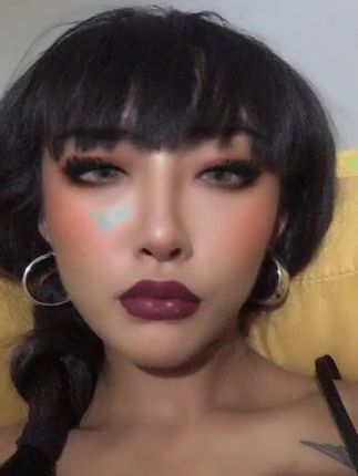 眯眯眼模特菜孃孃生活照 太丑了！_26