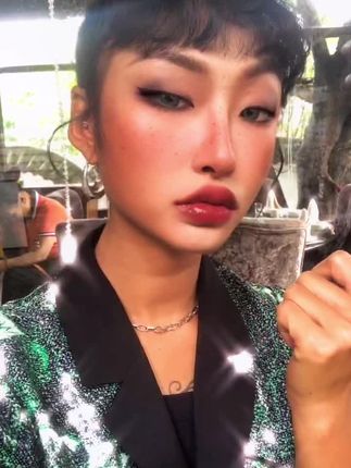 眯眯眼模特菜孃孃生活照 太丑了！_27