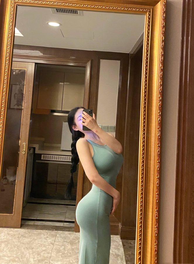 前凸后翘极品S型身材大美女图片_2