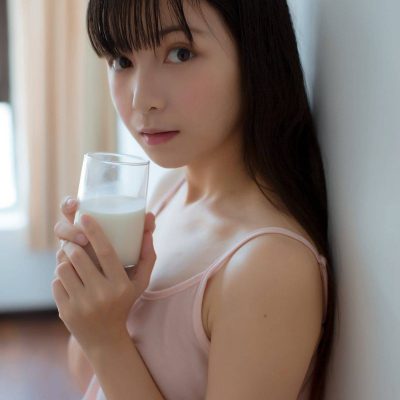 甜腻纯欲00后小美女居家图