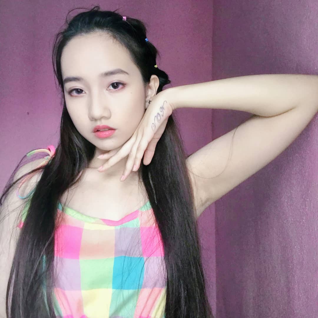 马来西亚00后美女黄怩雅_1