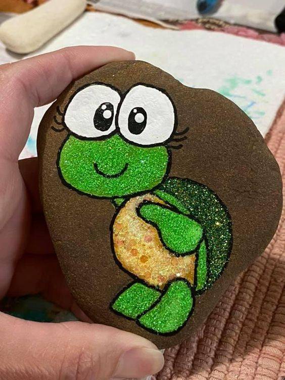 可爱卡通小乌龟彩色石头画手工作品精选_1