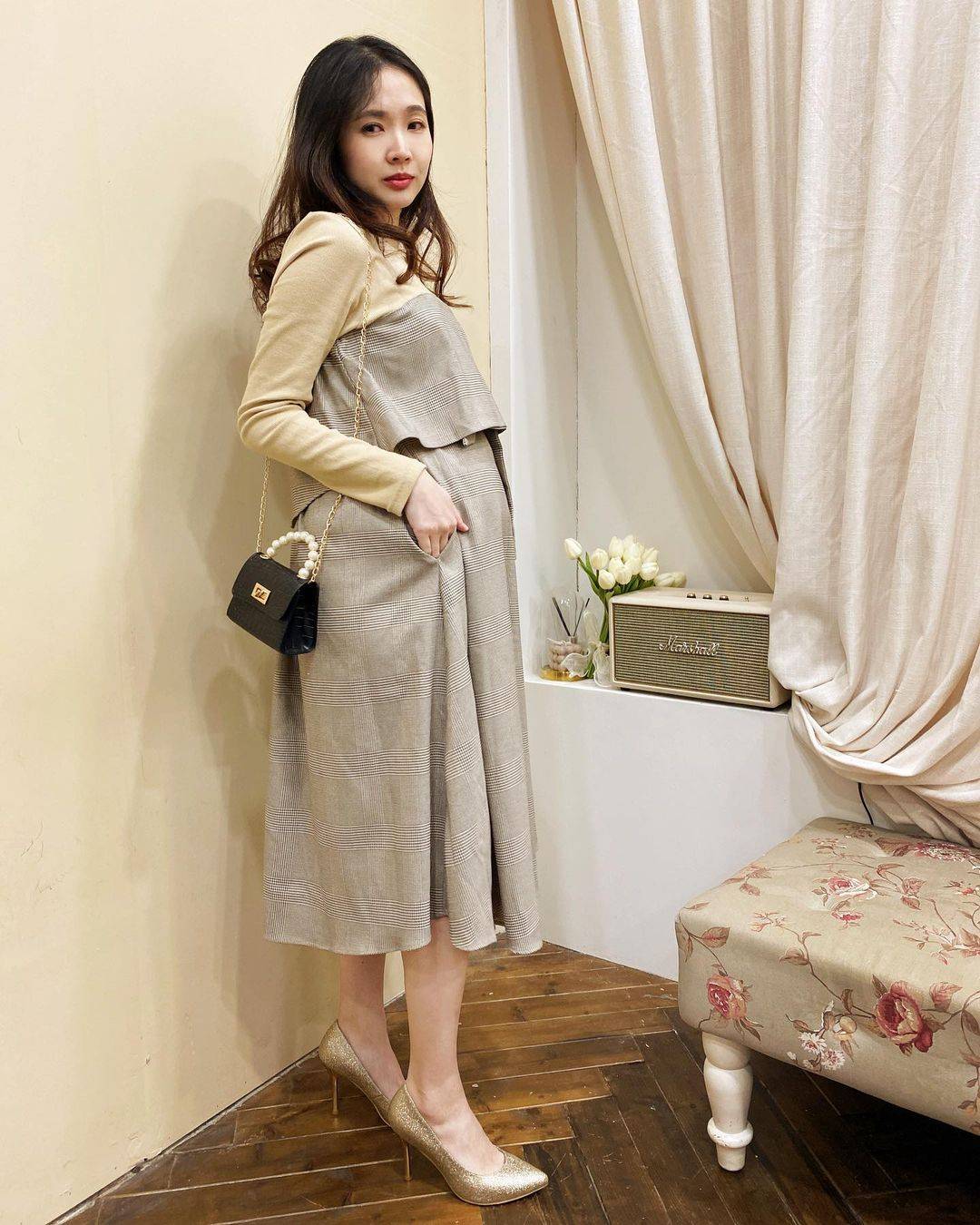美女孕妇装孕早期穿搭图片_1