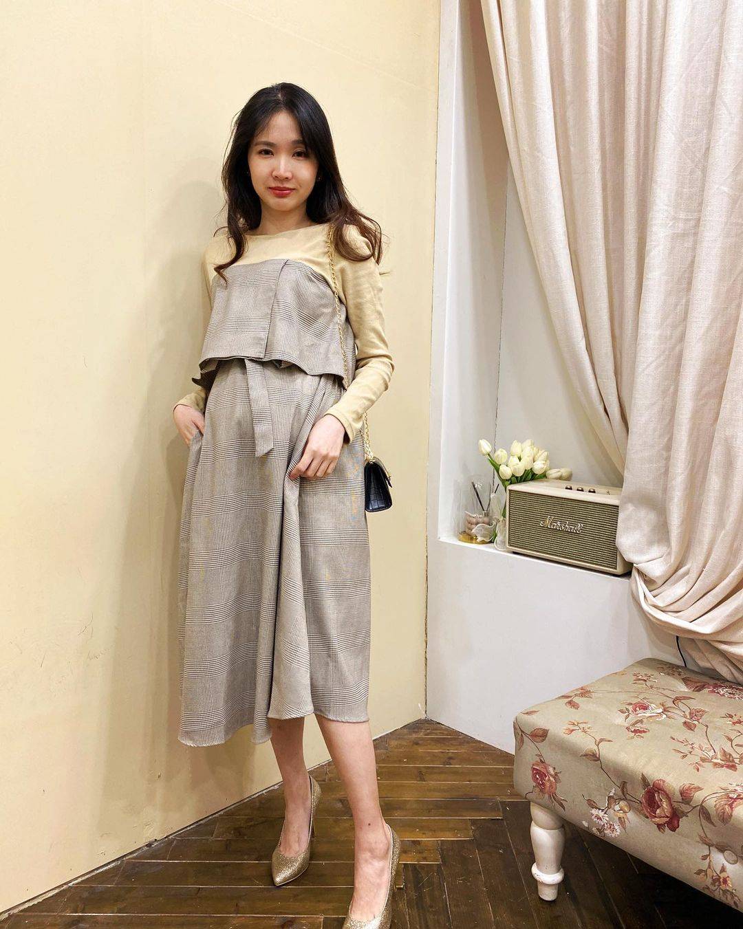 美女孕妇装孕早期穿搭图片_2
