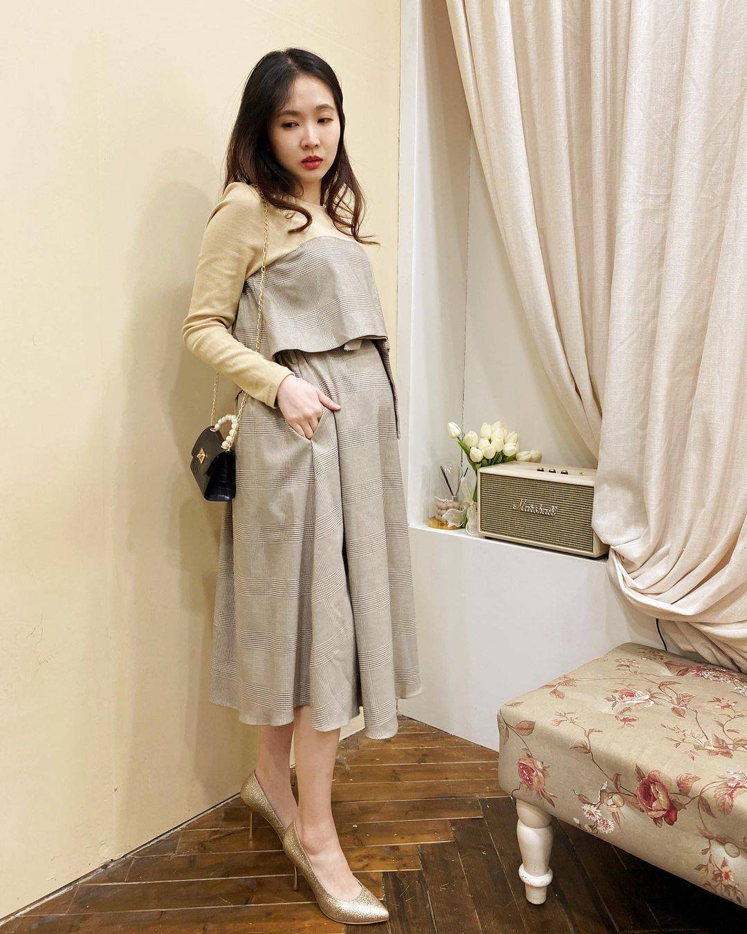 美女孕妇装孕早期穿搭图片_3