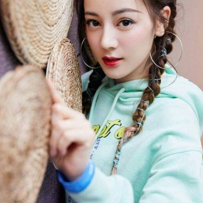 美女迪丽热巴双马尾扎两个辫子图片
